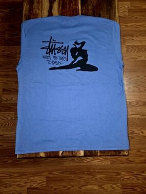 Stüssy Men's Blue Graphic Tee - 'When It's Time to Relax'